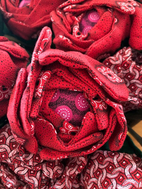 Fleurs en tissu fait main